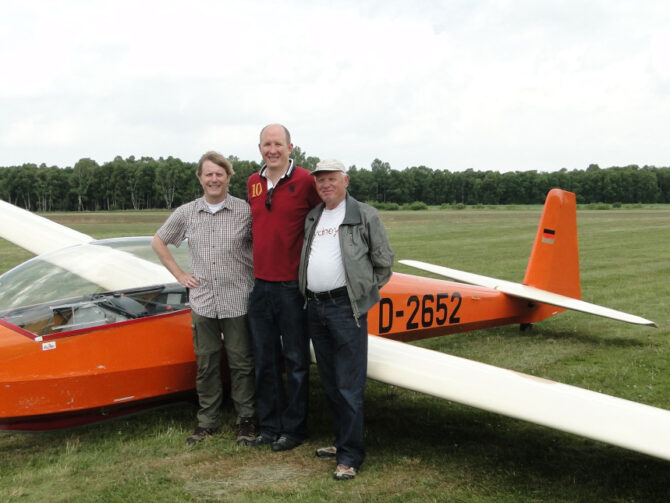 Martin Seiler schließt seine Ausbildung zum Segelflugzeugführer mit der praktischen Prüfung ab!