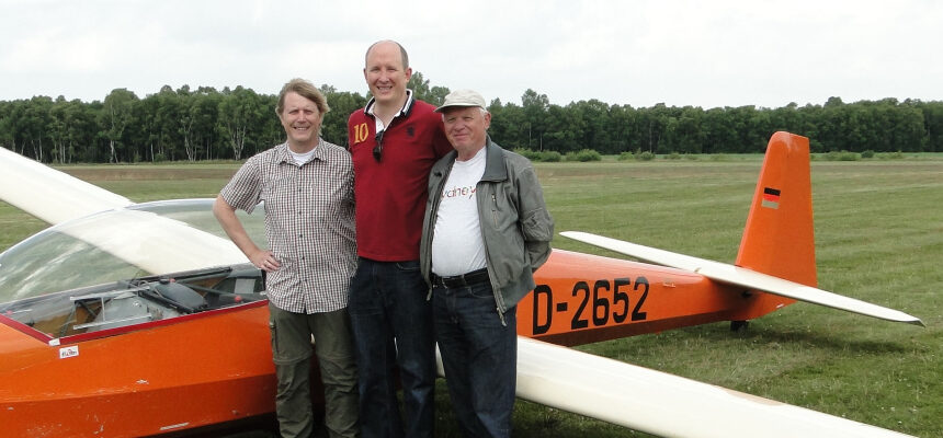 Martin Seiler schließt seine Ausbildung zum Segelflugzeugführer mit der praktischen Prüfung ab!