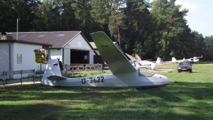 Unsere Ka8 am Flugplatz Grambeker Heide