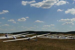 Unser erstes Mal – Sibbi und Jack zum „Schnupperwettbewerb“ am ältesten Flugplatz der Welt